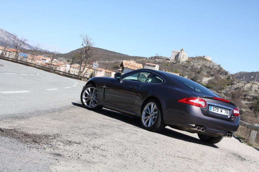  Jaguar XKR Coupe 2009 года  (фото 23 из 132)